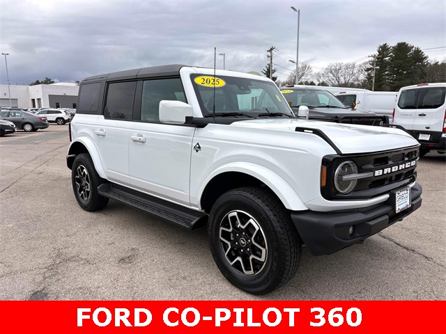2025 Ford Bronco 4-Door Outer Banks's photo