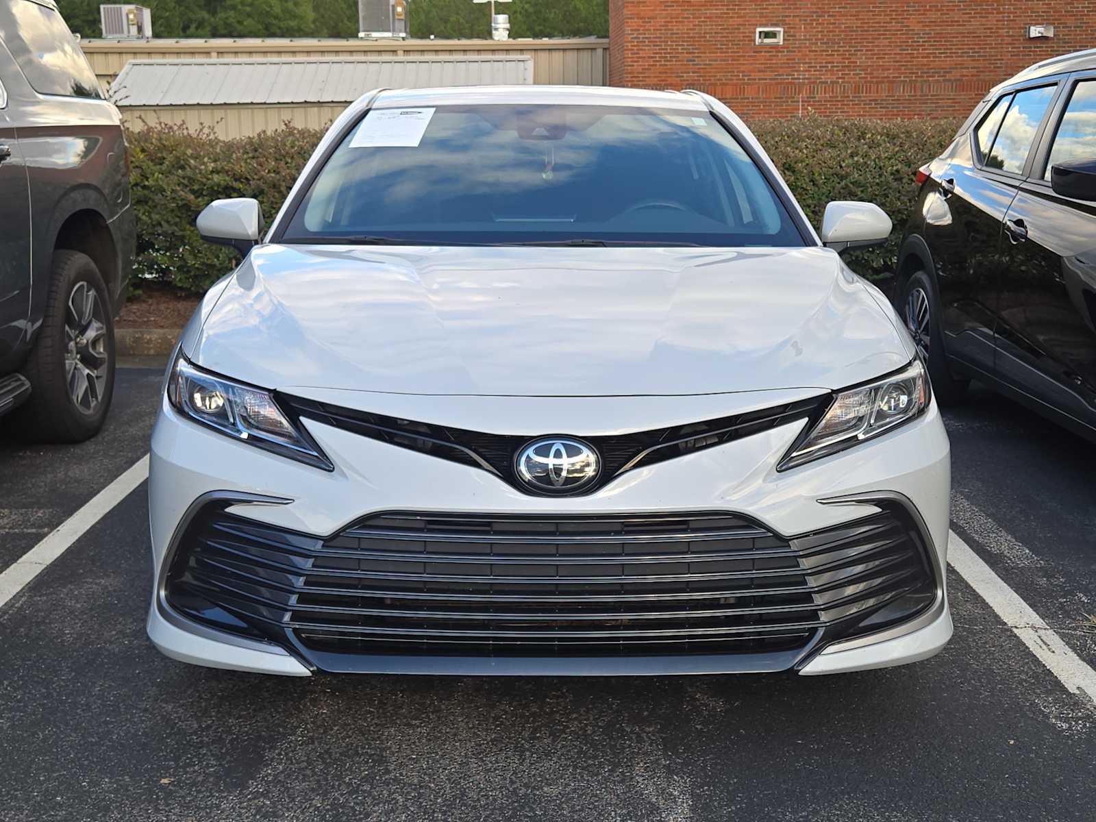 2023 Toyota Camry LE photo 2