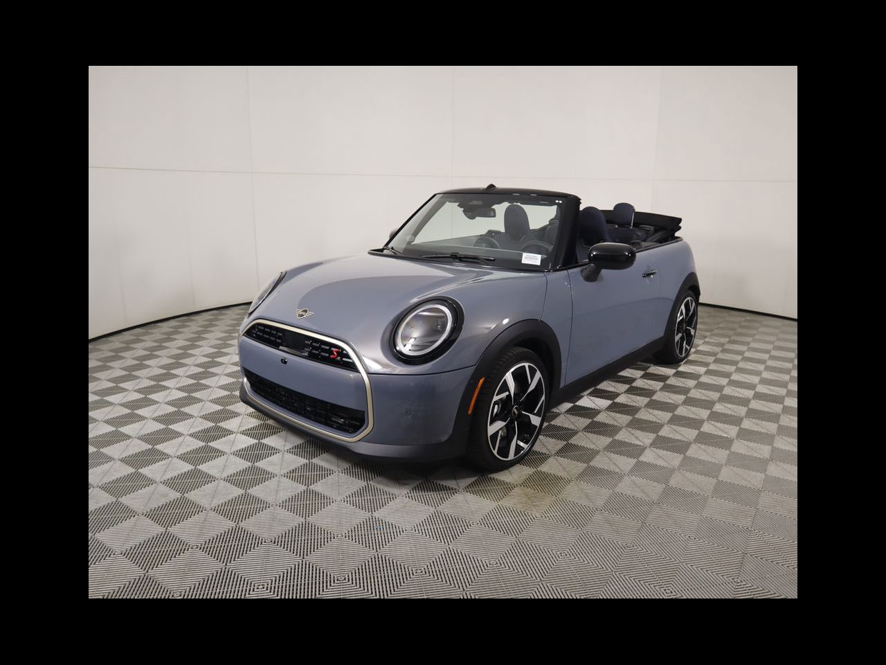2025 MINI Convertible S's photo