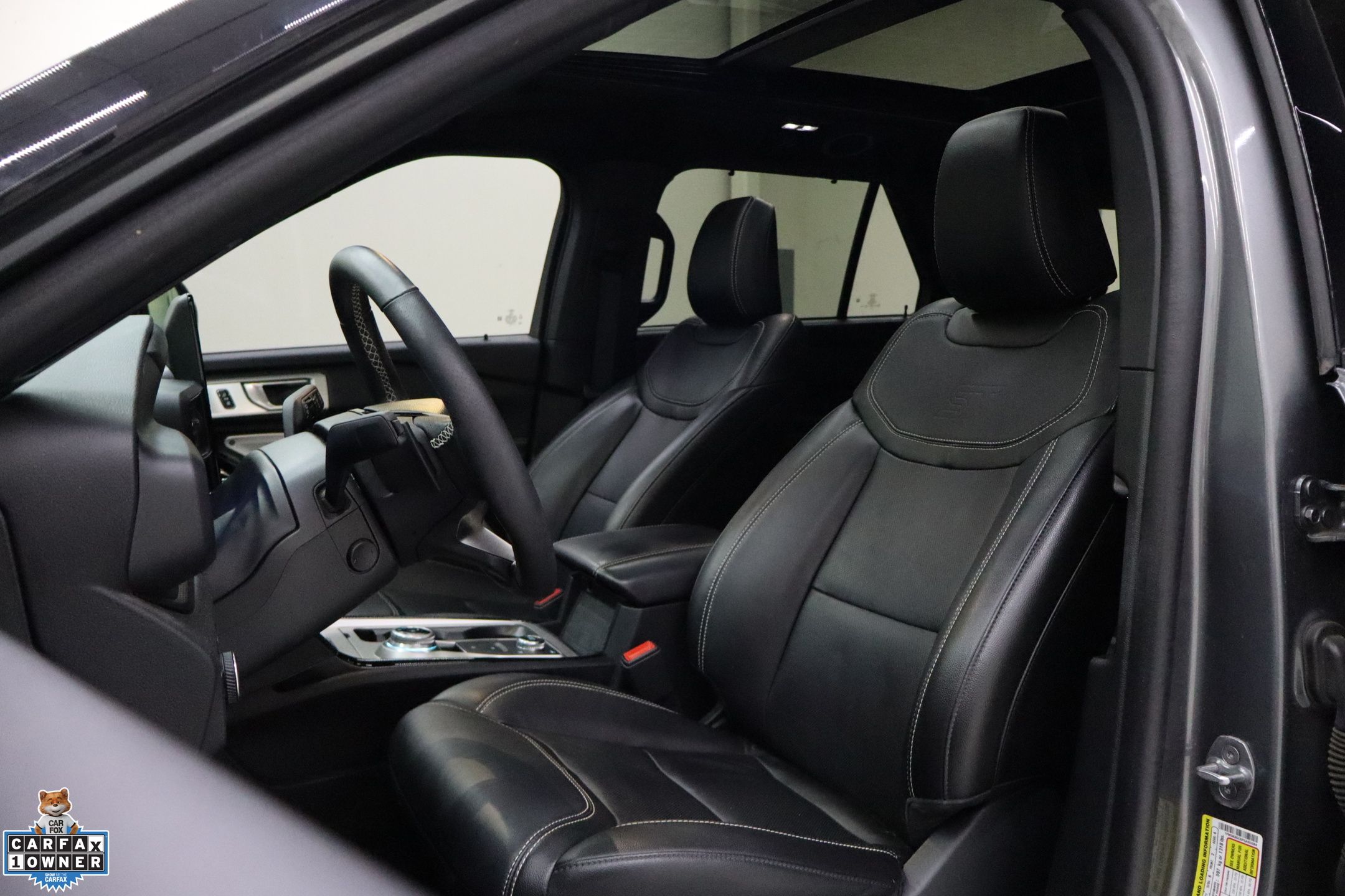 2023 Ford Explorer ST photo 13