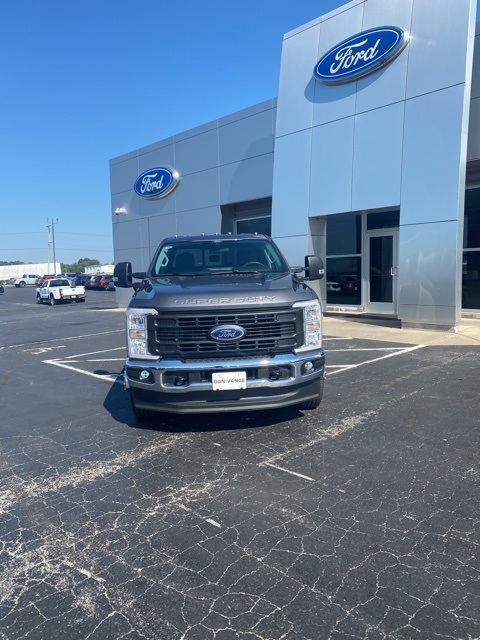 2025 Ford F-350 XL photo 2