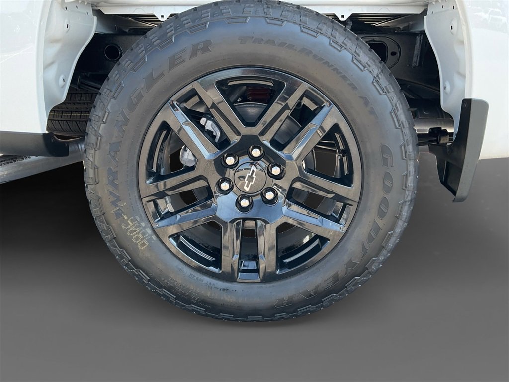 2025 Chevrolet Silverado 1500 Custom photo 10