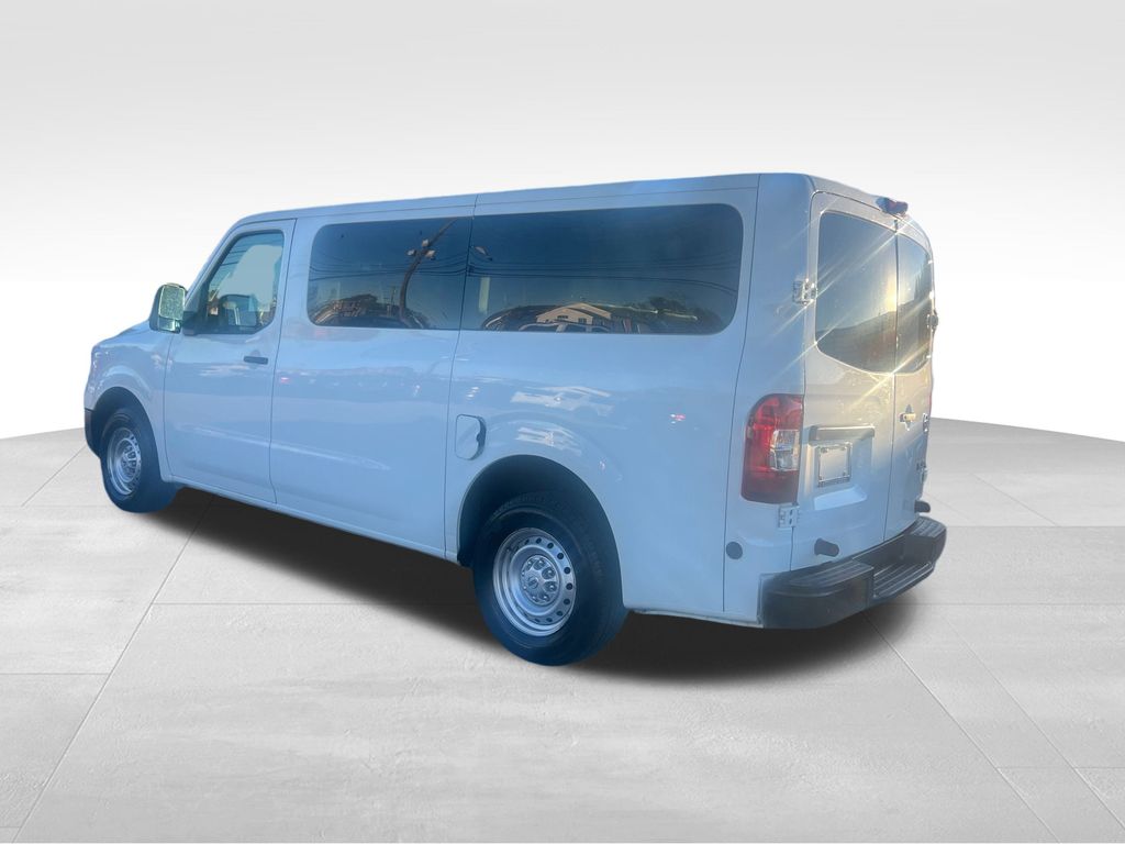 2016 Nissan NV3500 photo 2