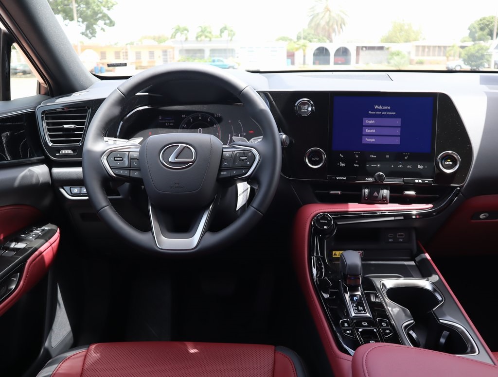 2025 Lexus NX 350 photo 32