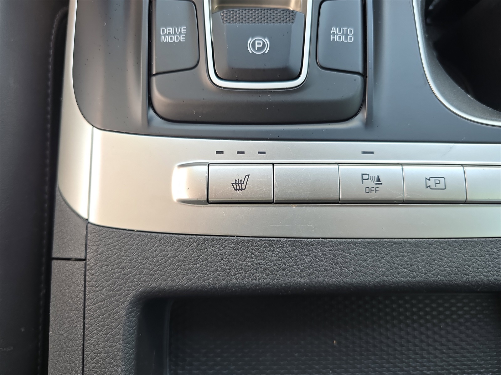 2024 Kia Carnival LX photo 19