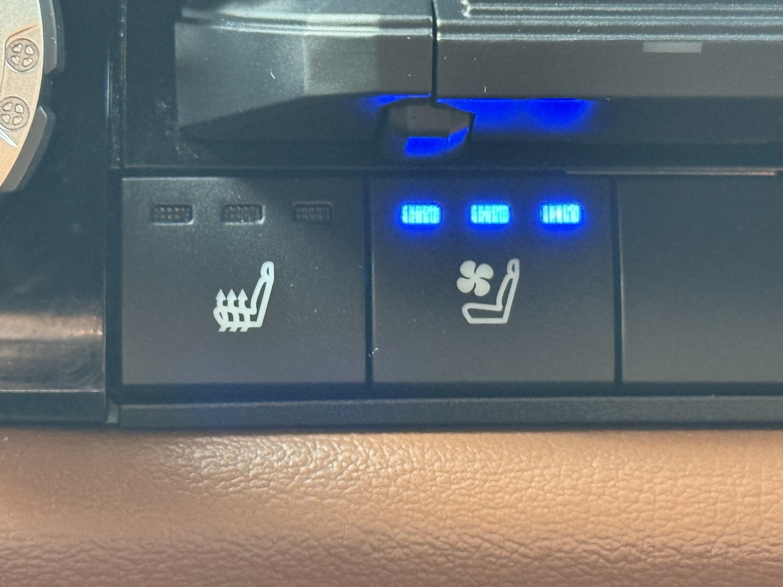2024 Toyota Tundra 1794 Edition photo 26