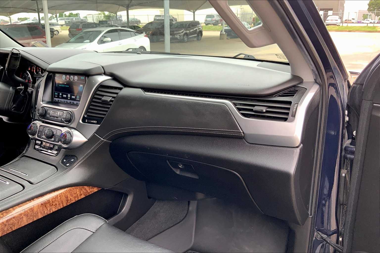 2020 Chevrolet Suburban Premier photo 15