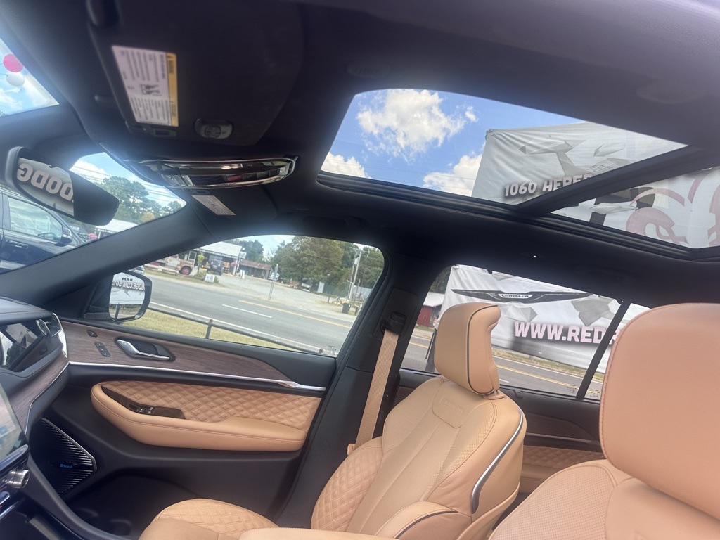 2024 Jeep Grand Cherokee L Summit photo 4