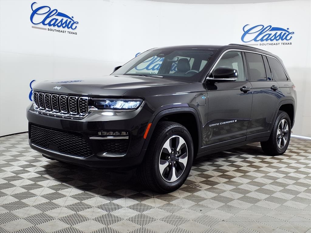 2024 Jeep Cherokee Limited 4xe photo 3