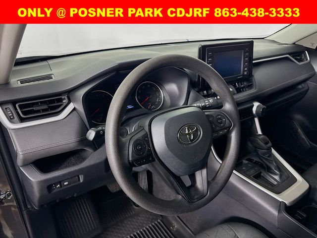 2022 Toyota RAV4 XLE photo 9