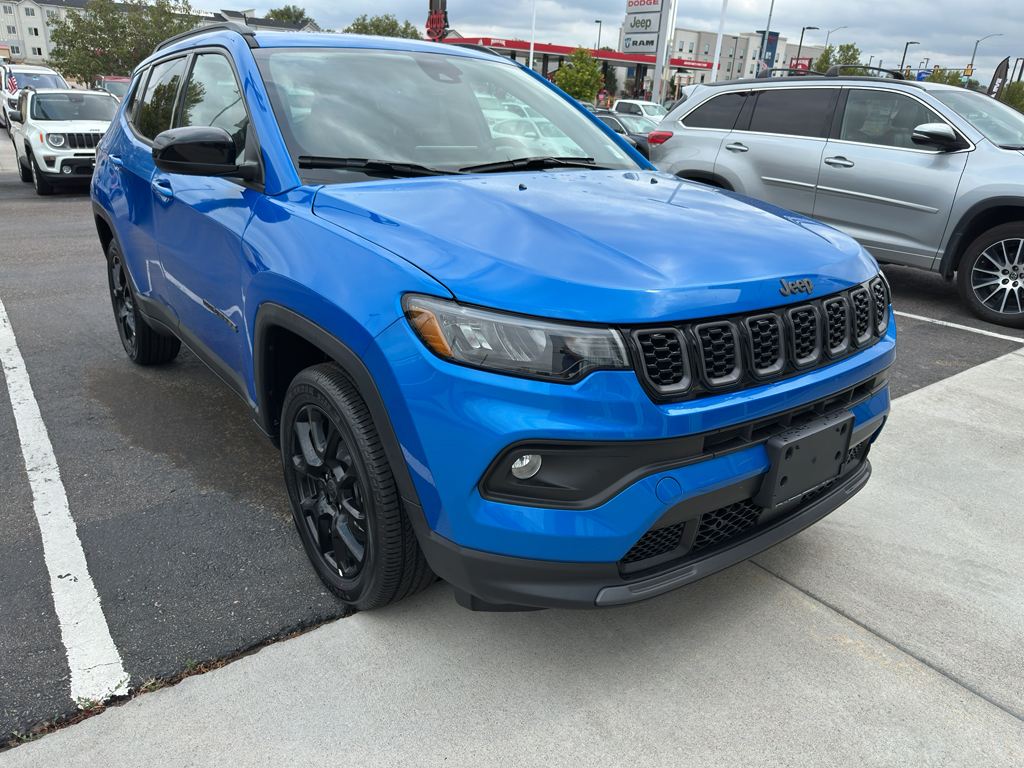2025 Jeep Compass Latitude photo 3