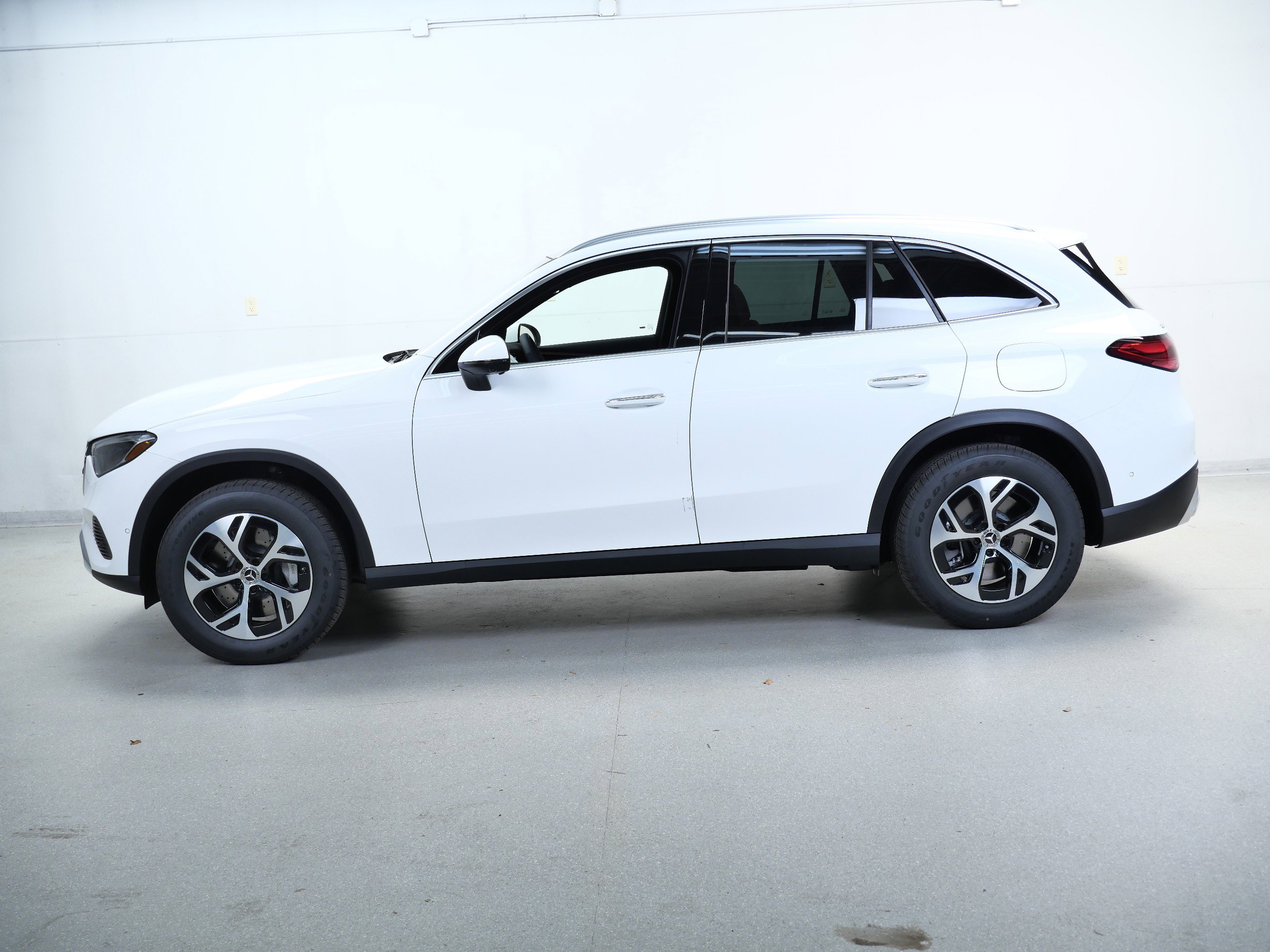 2026 Mercedes Benz GLC 350e 4MATIC photo 5