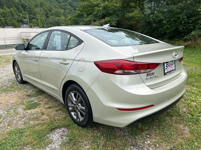 2017 Hyundai Elantra Value Edition photo 5