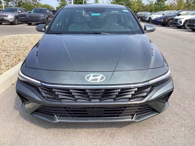 2025 Hyundai Elantra Hybrid Limited photo 2