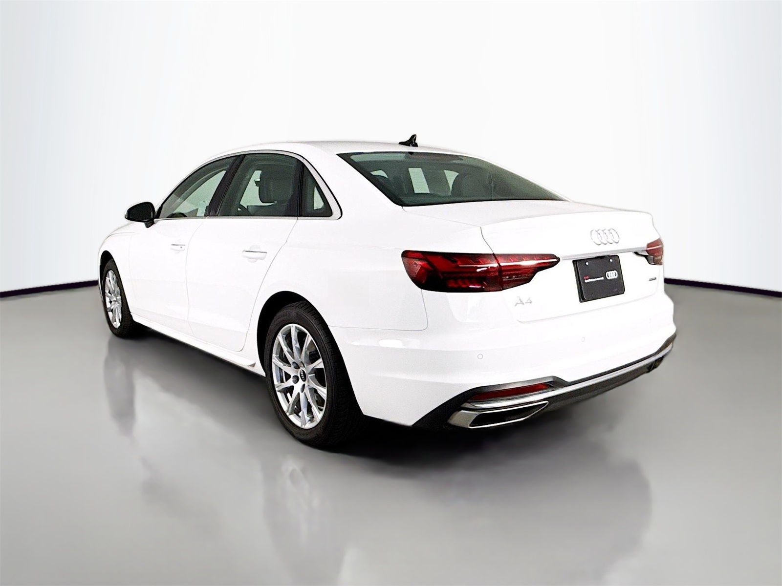 2022 Audi A4 40 Premium Quattro photo 3