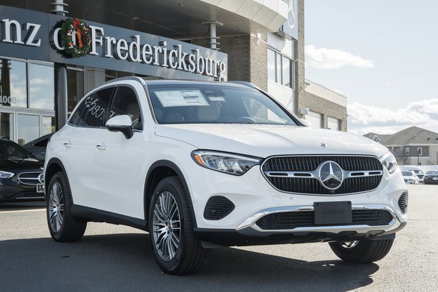 2026 Mercedes-Benz GLC Base's photo