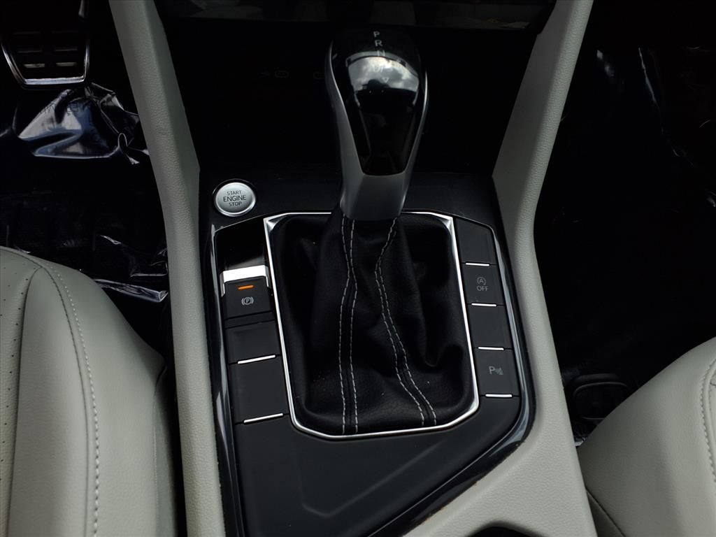 2022 Volkswagen Tiguan SE R-Line Black photo 9