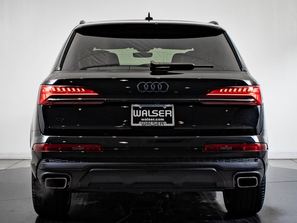 2025 Audi Q7 55 Premium Plus photo 4