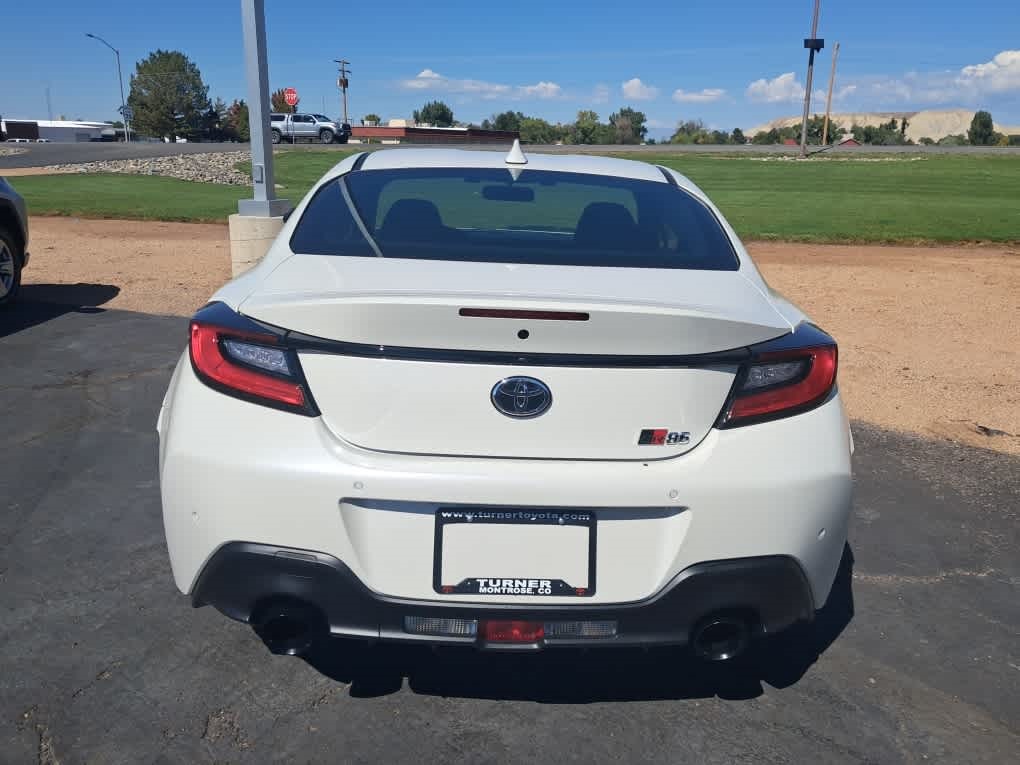 2024 Toyota GR86 photo 3