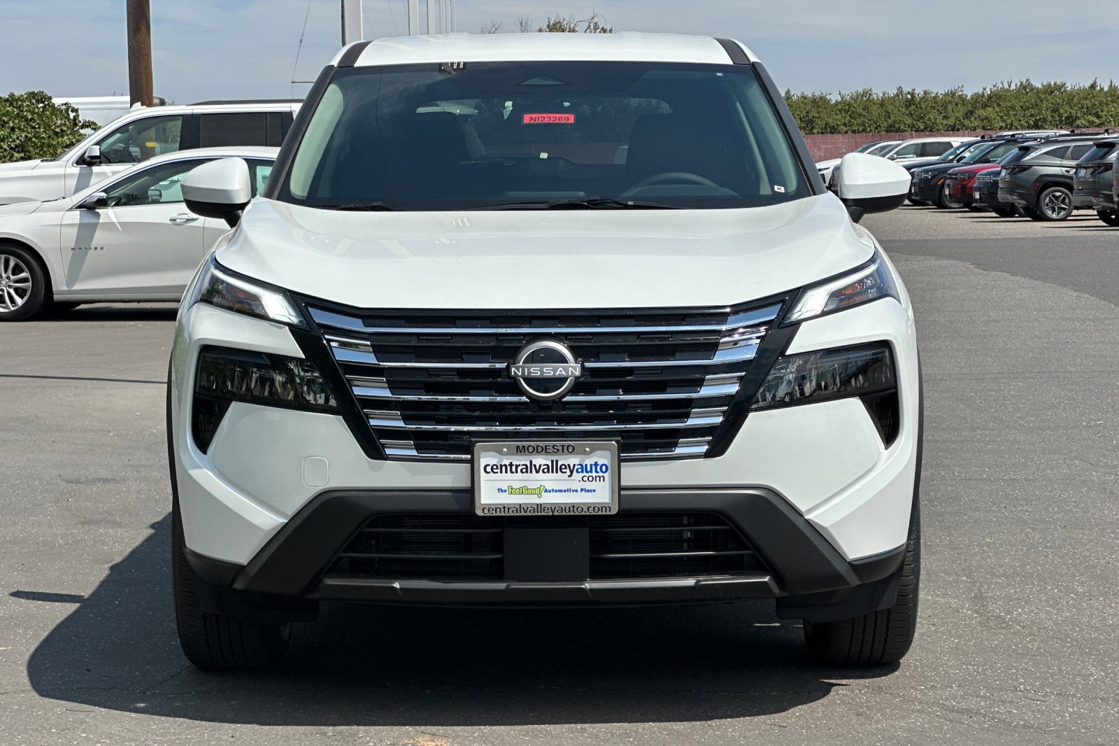 2026 Nissan Rogue SV photo 3