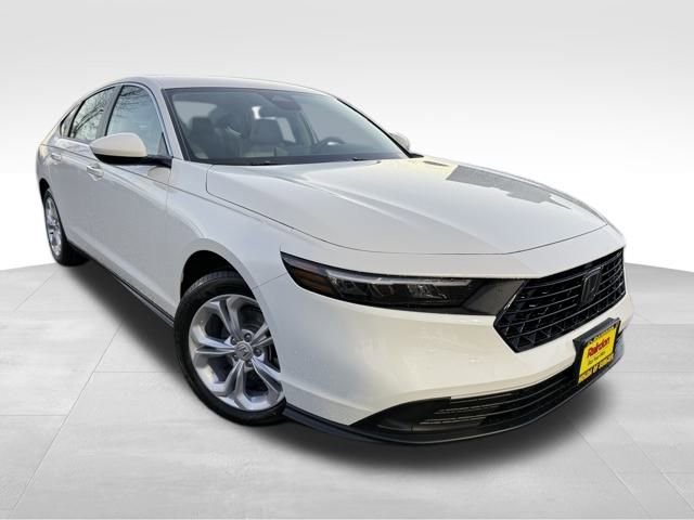 2025 Honda Accord LX's photo