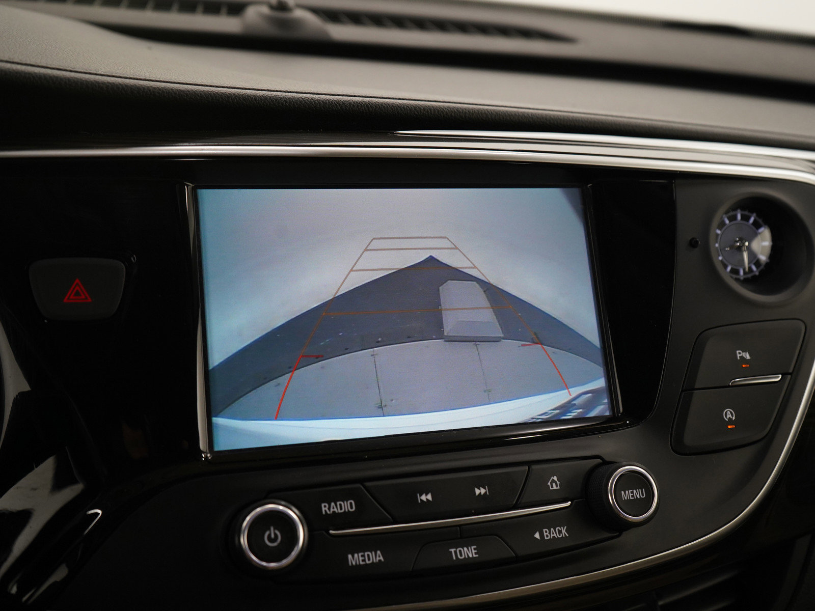 2020 Buick Envision Essence photo 21