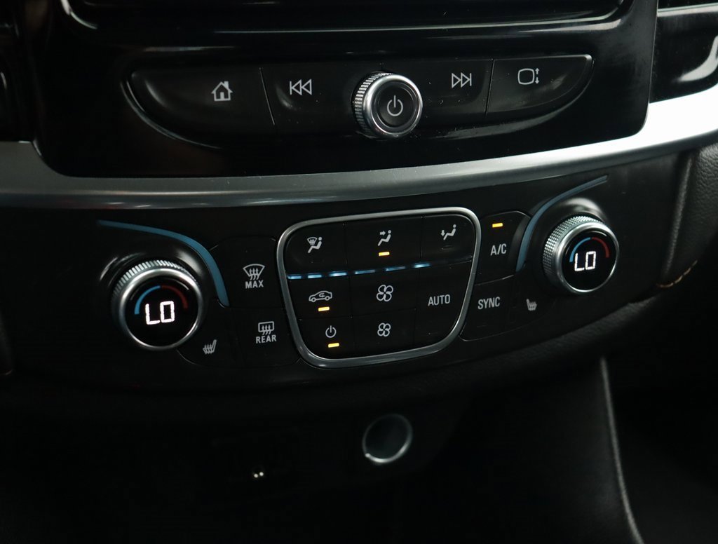2021 Chevrolet Traverse Cloth photo 16