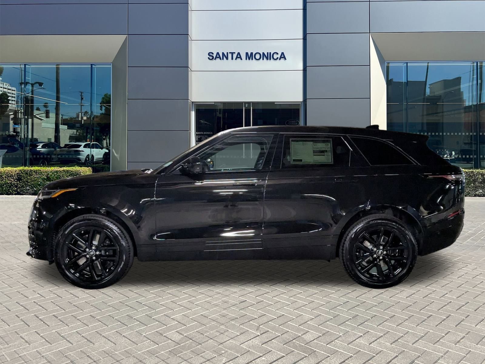 2026 Land Rover Range Rover Velar P400 Dynamic SE photo 4