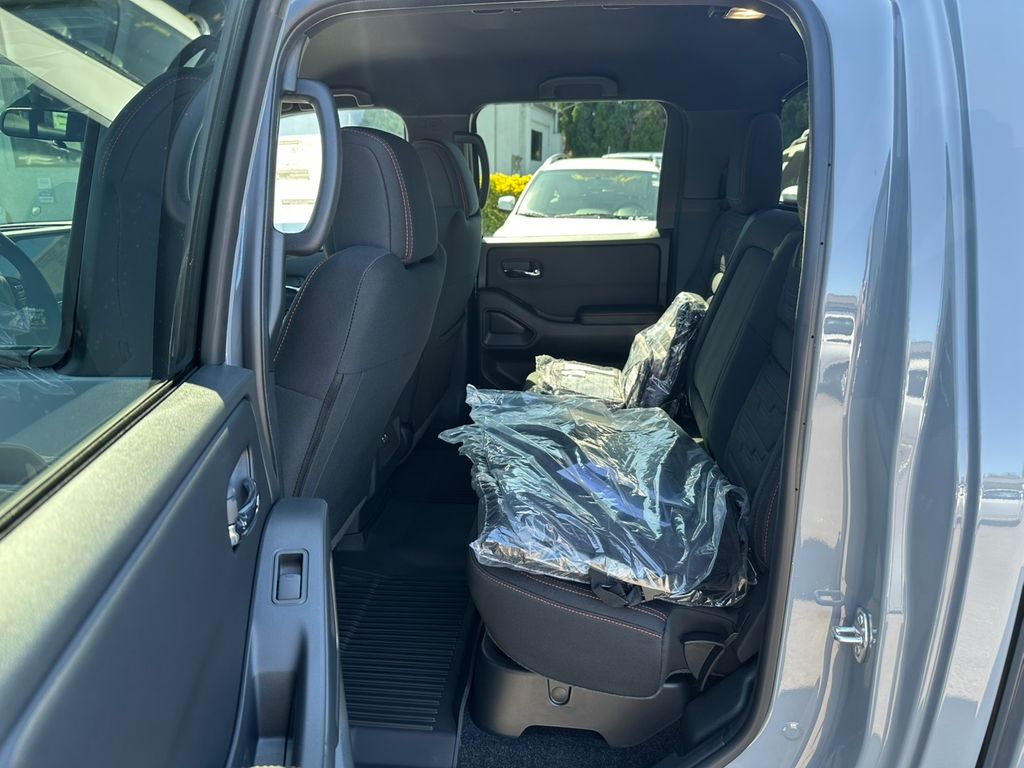 2025 Nissan Frontier PRO-4X photo 23