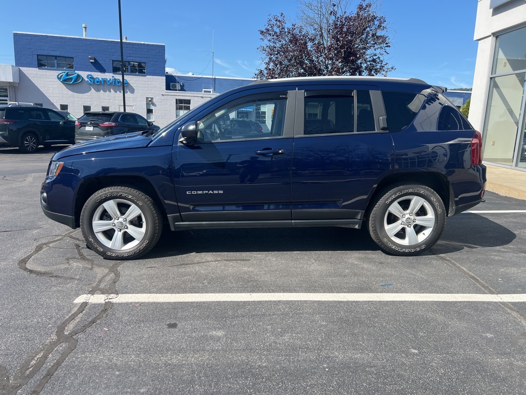 2016 Jeep Compass Sport photo 2