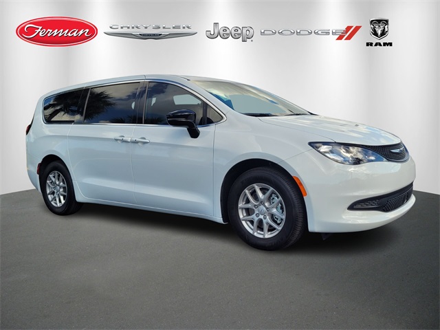 2026 Chrysler Voyager LX's photo