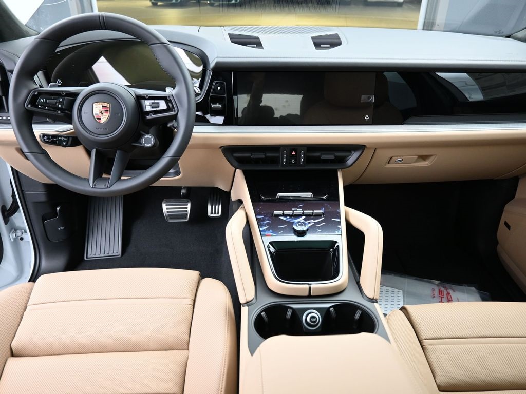 2026 Porsche Cayenne GTS photo 5