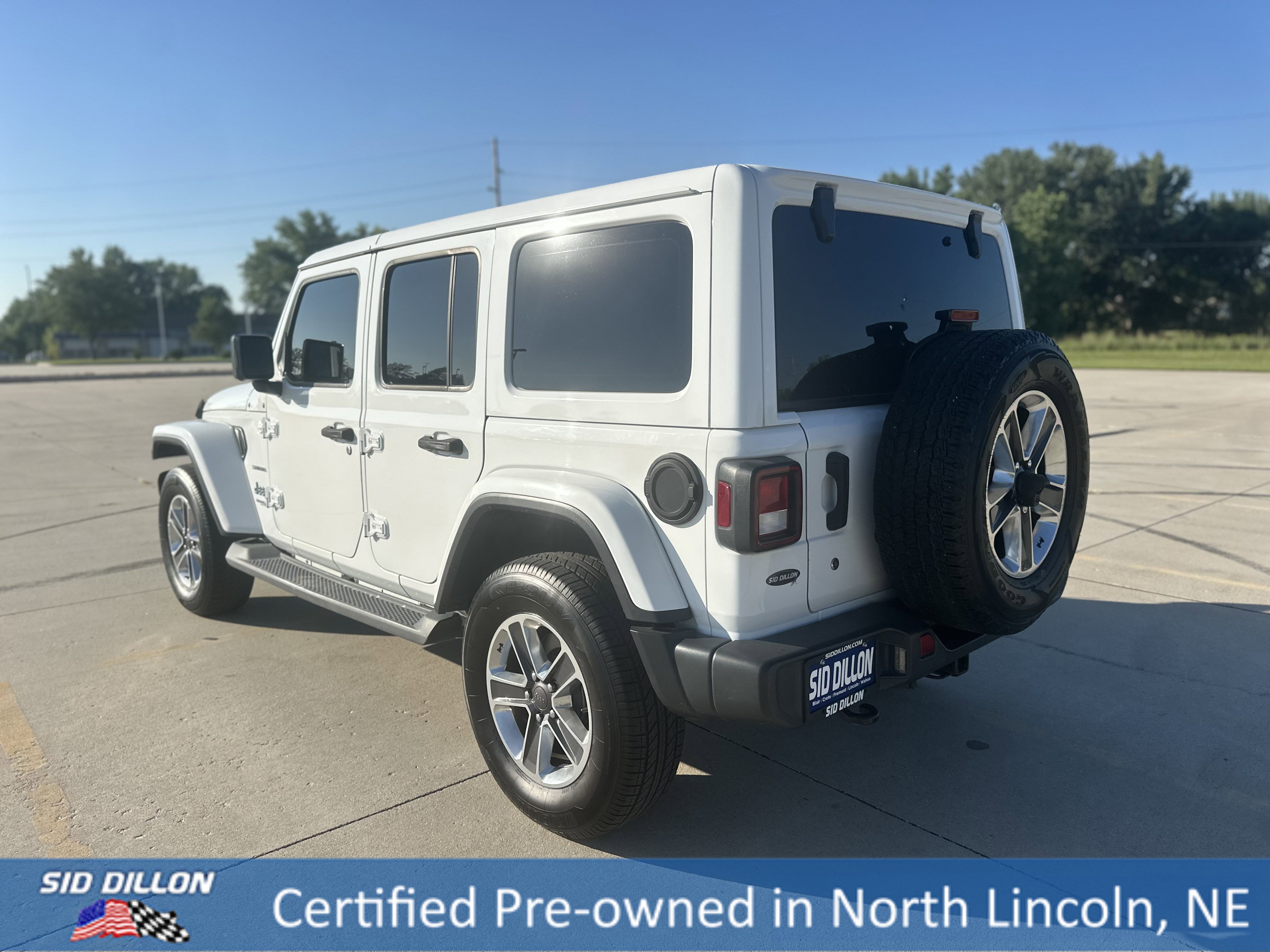 2018 Jeep Wrangler Unlimited Sahara photo 3