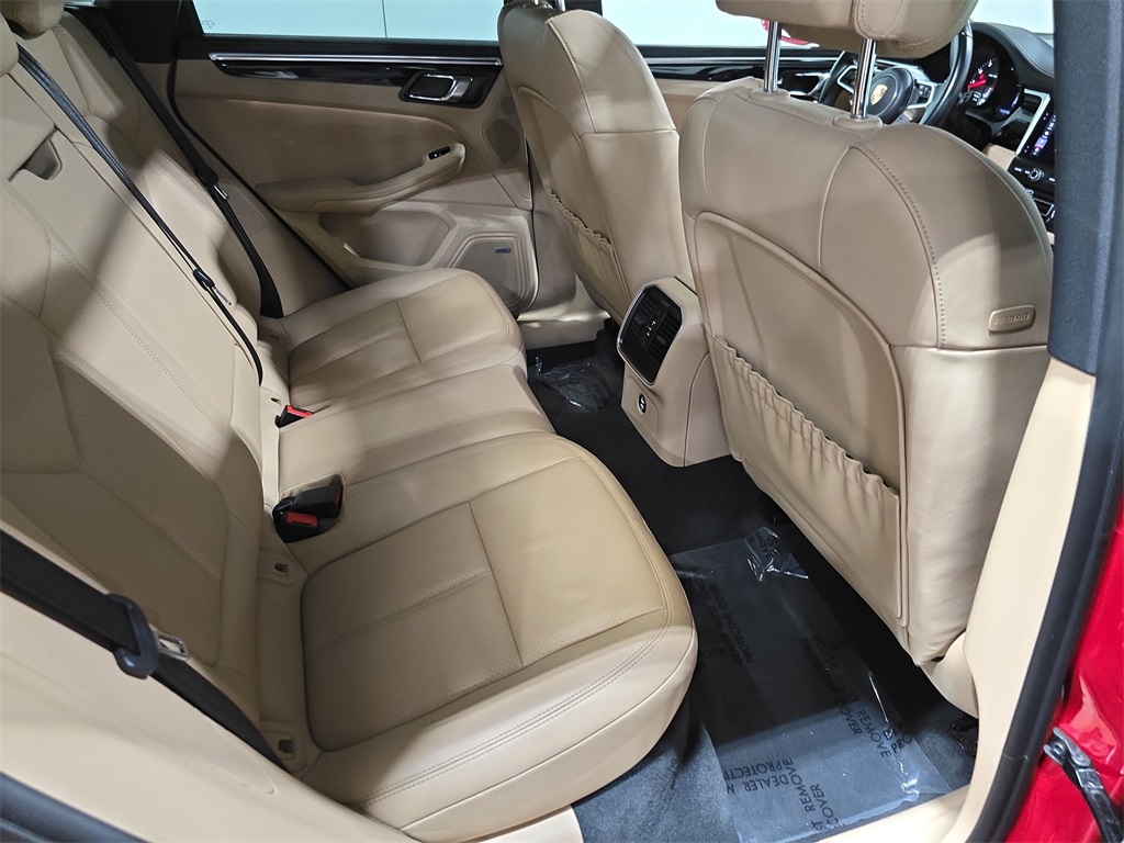 2021 Porsche Macan S photo 26