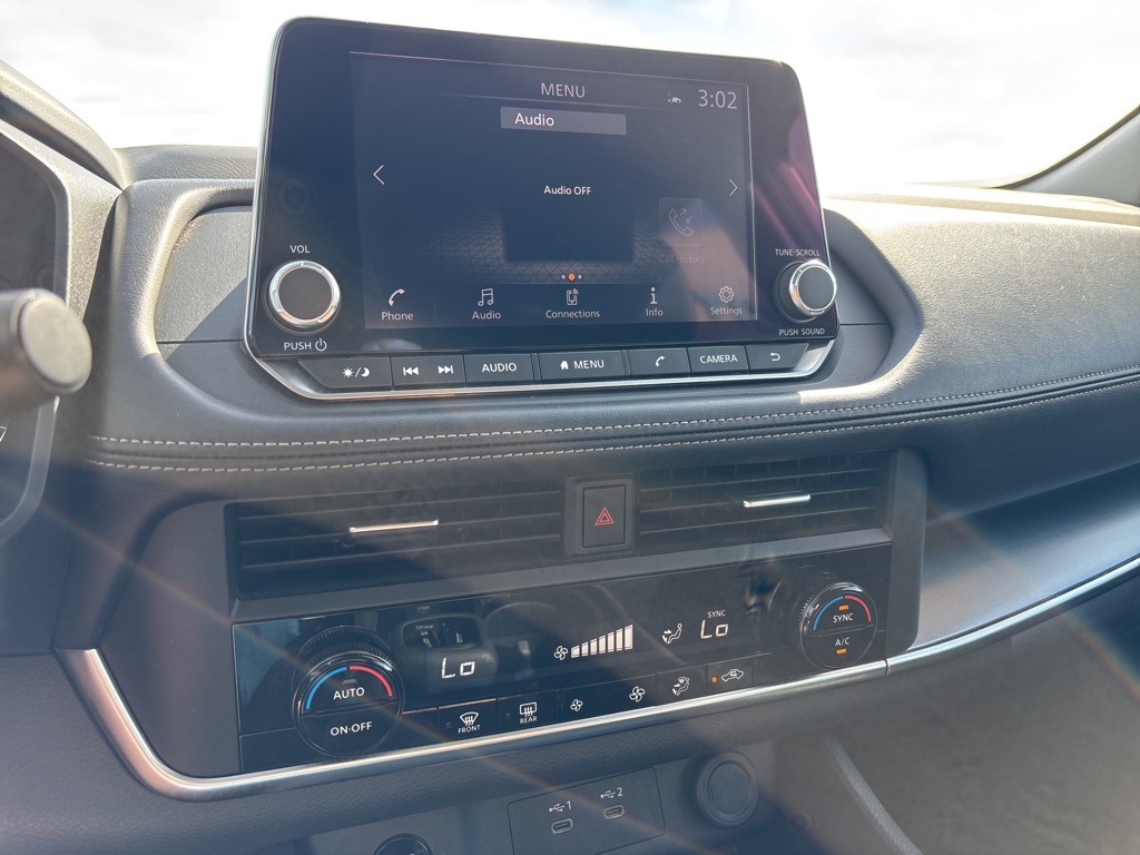 2024 Nissan Rogue SV photo 17