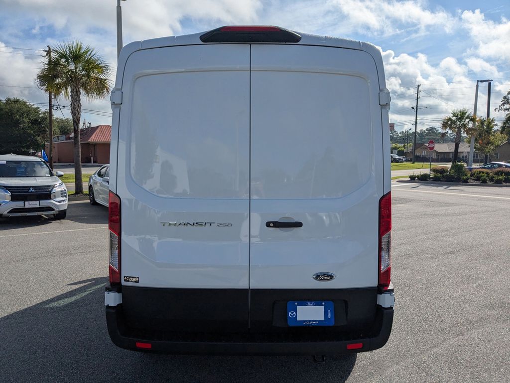 2025 Ford Transit photo 5