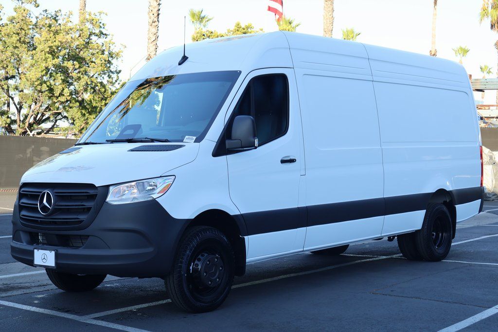 2026 Mercedes-Benz Sprinter Cargo Van Base's photo