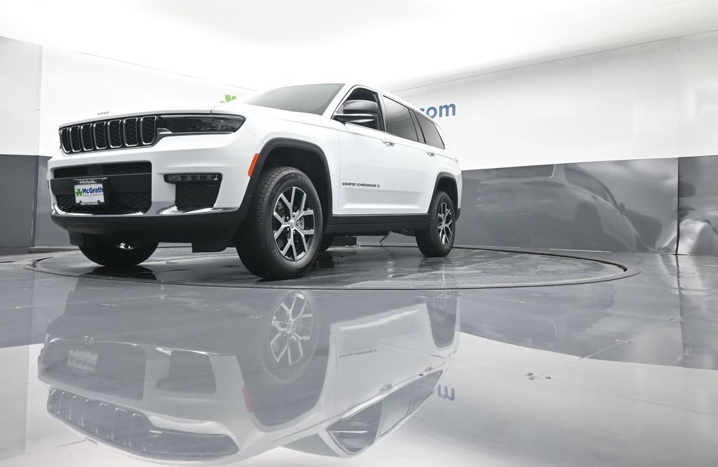 2025 Jeep Grand Cherokee Limited photo 4