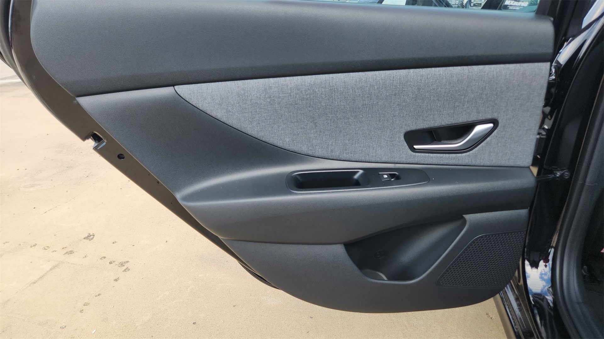 2025 Hyundai Elantra Limited photo 19