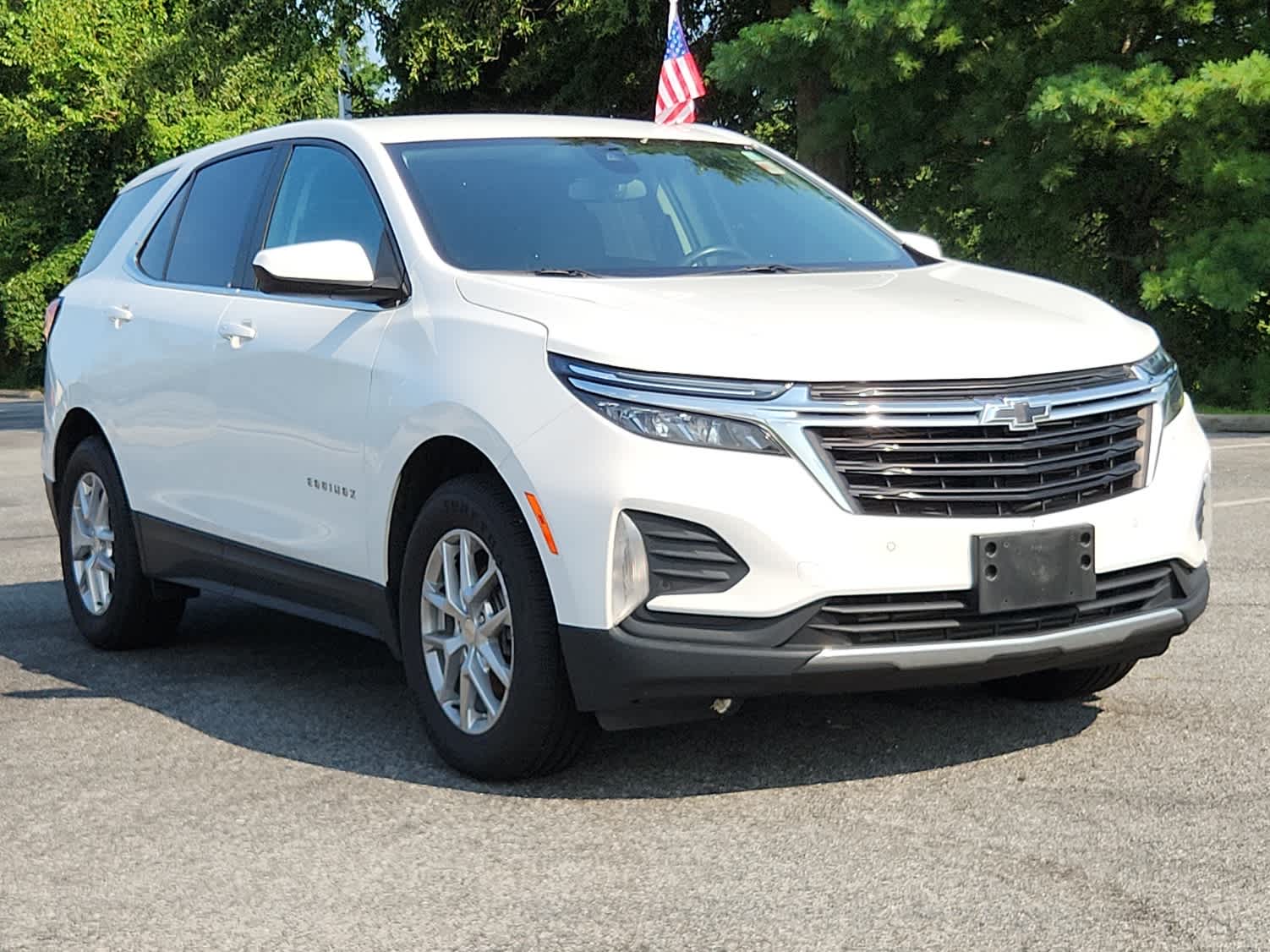 2022 Chevrolet Equinox LT photo 2