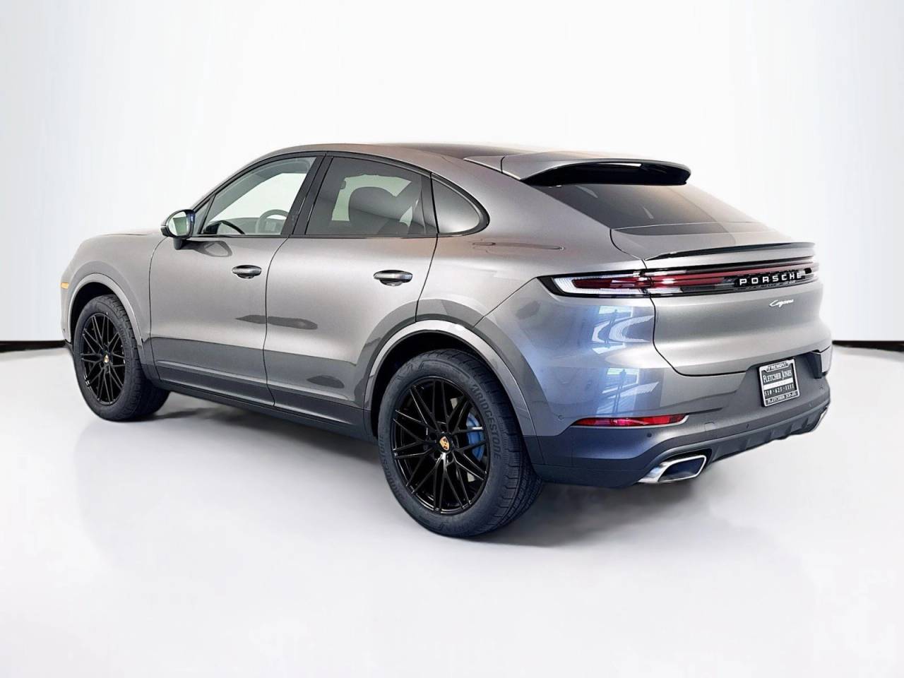2025 Porsche Cayenne photo 2