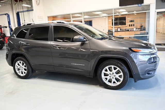 2016 Jeep Cherokee Latitude photo 4