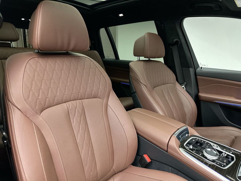 2025 Bmw X7 M60i photo 6