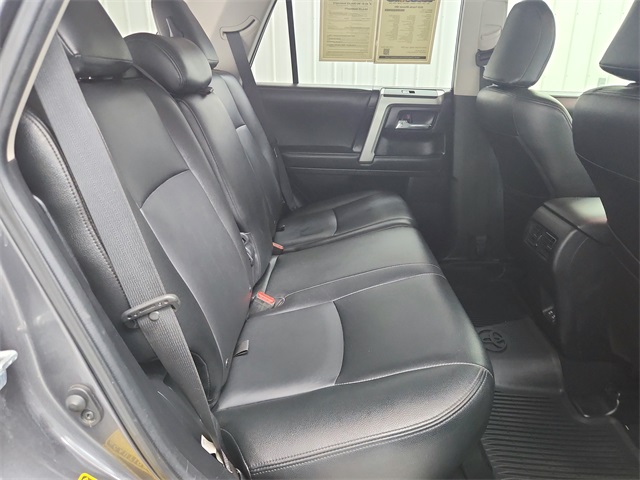 2020 Toyota 4Runner SR5 photo 34