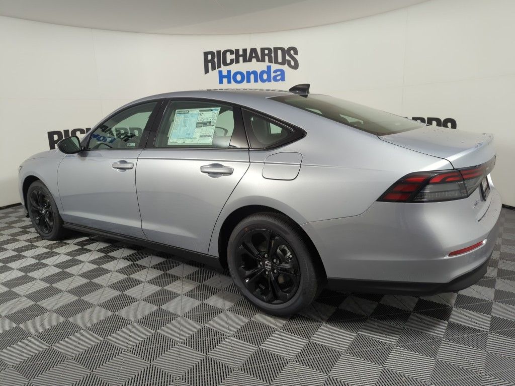 2025 Honda Accord SE photo 3