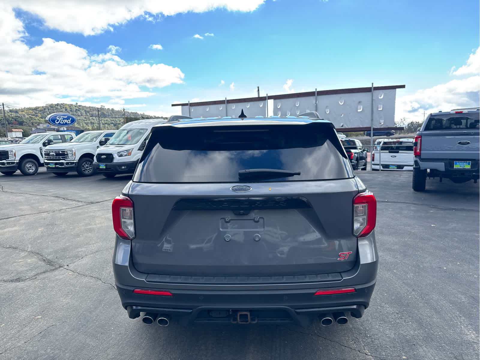 2021 Ford Explorer ST photo 4