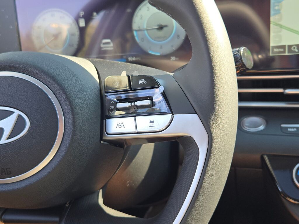 2025 Hyundai Elantra SEL Convenience photo 29