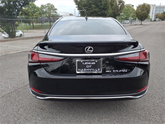 2021 Lexus ES 250 Ultra Luxury photo 4