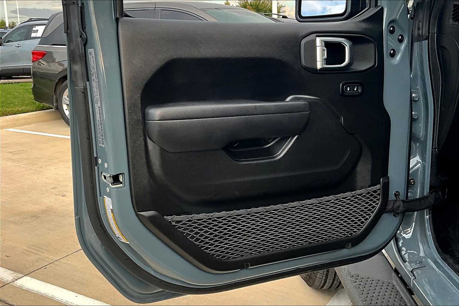 2025 Jeep Wrangler Sport photo 17