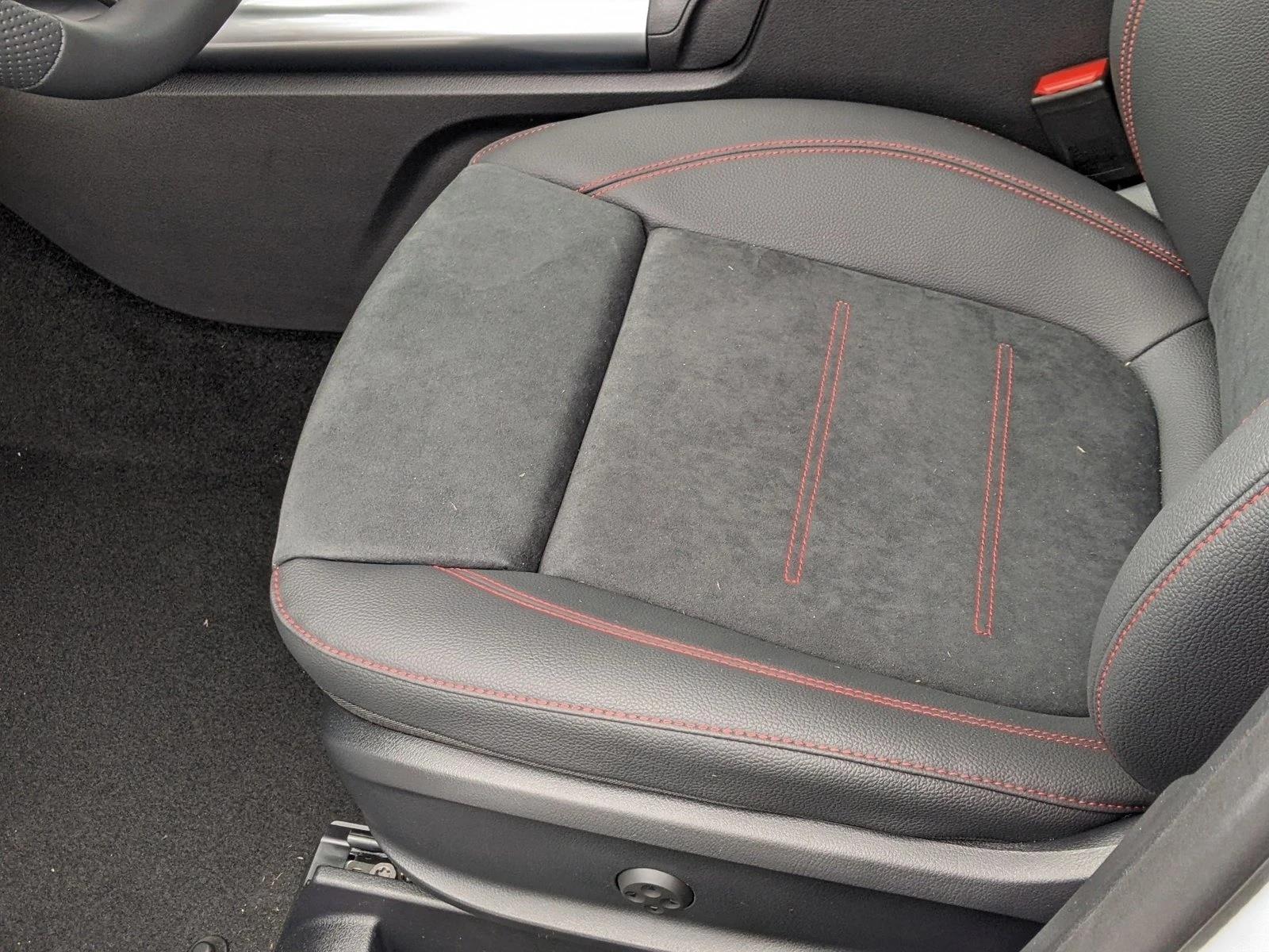 2025 Mercedes Benz GLA AMG 35 4MATIC photo 2